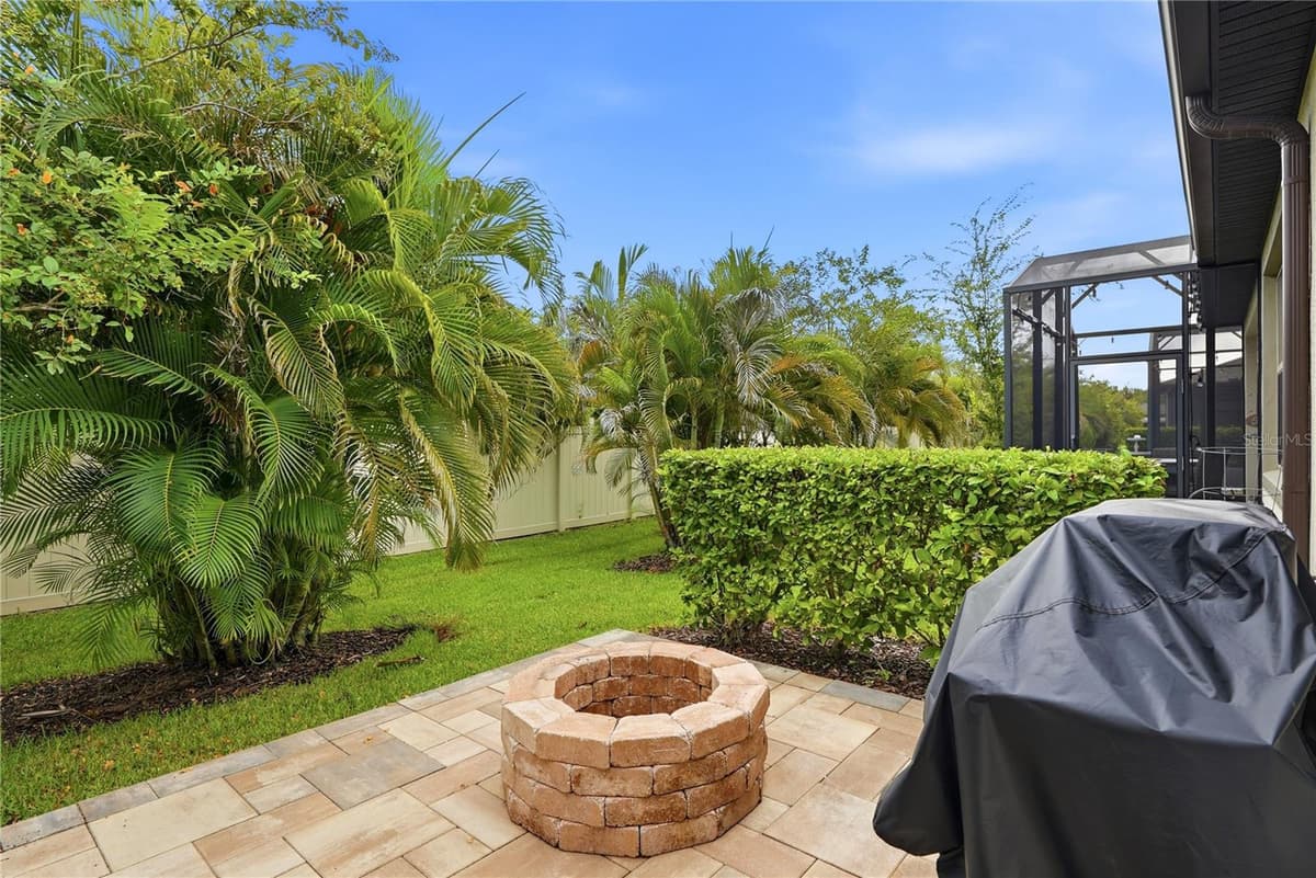 6332 CLIVEDEN COURT — photo 35 of 42