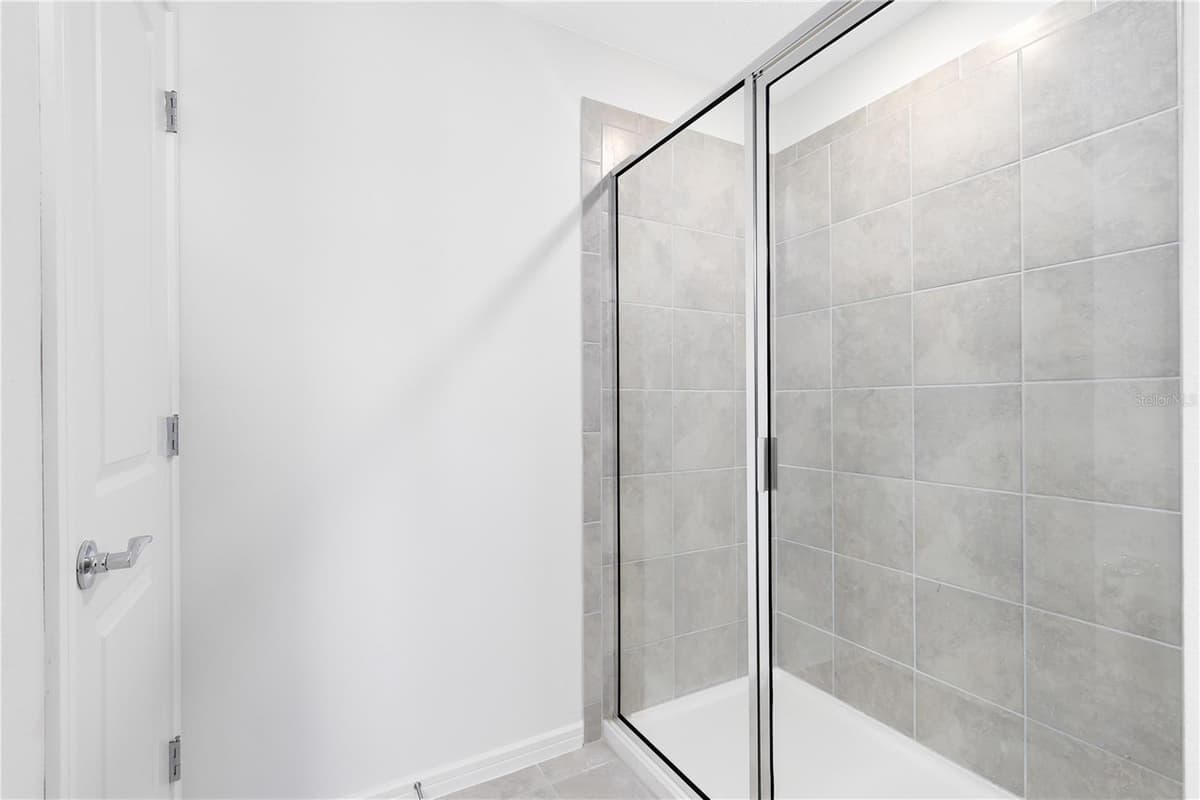 2118 SOUTHBURY DRIVE — photo 18 of 22