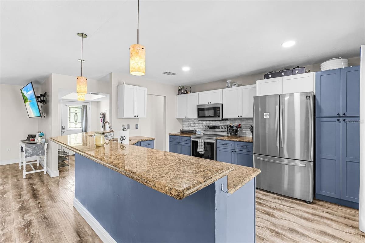 3242 CARDIFF ST — photo 5 of 25