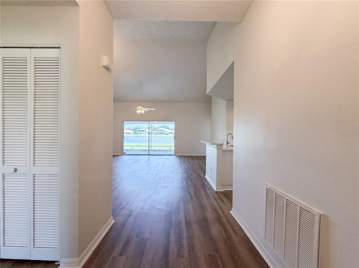 923 OXFORD PARK DRIVE — photo 9 of 25