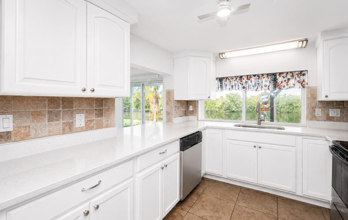 3627 GRAYTON DRIVE — photo 22 of 61