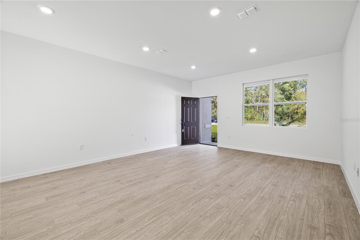 44 GULFSTREAM PLACE — photo 7 of 33