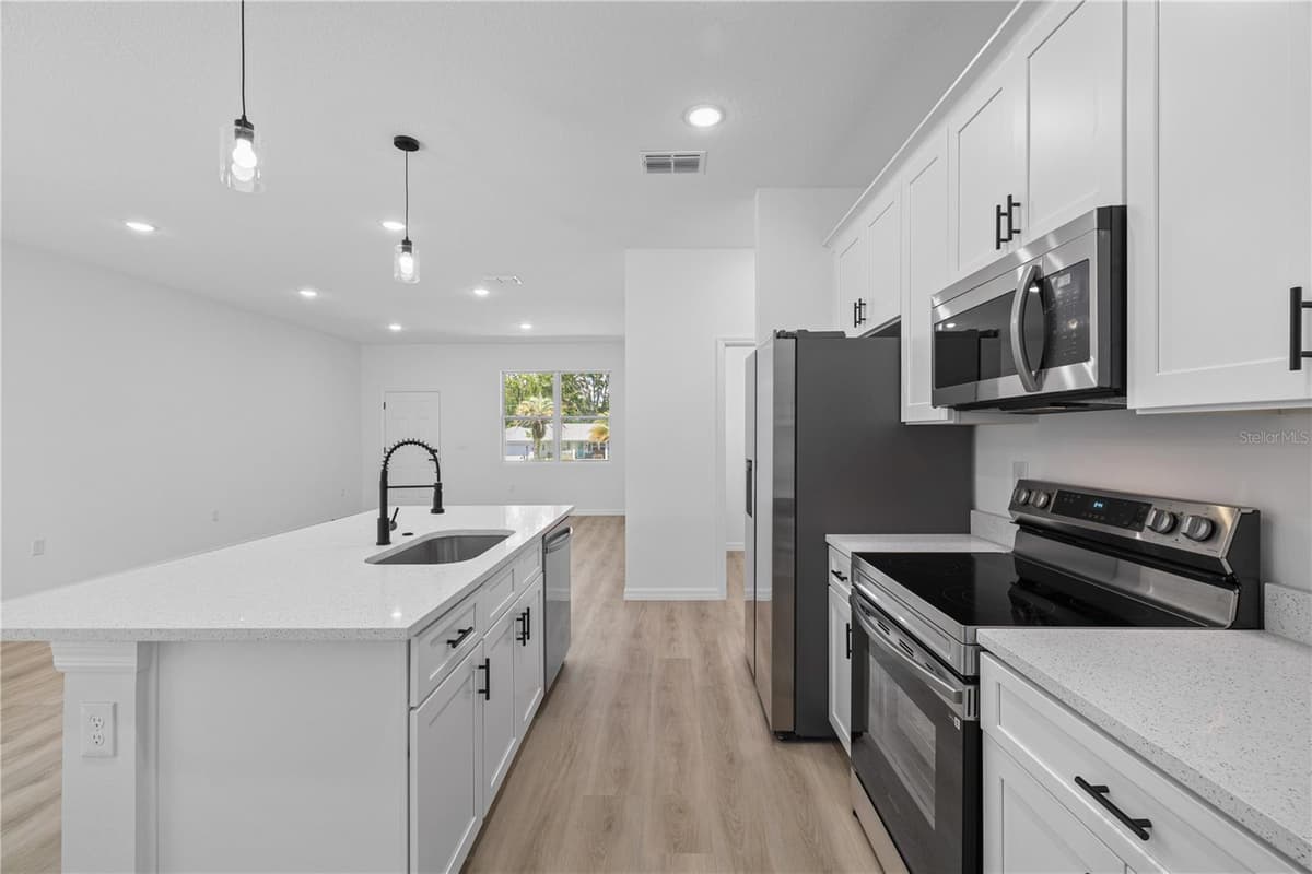 44 GULFSTREAM PLACE — photo 15 of 33
