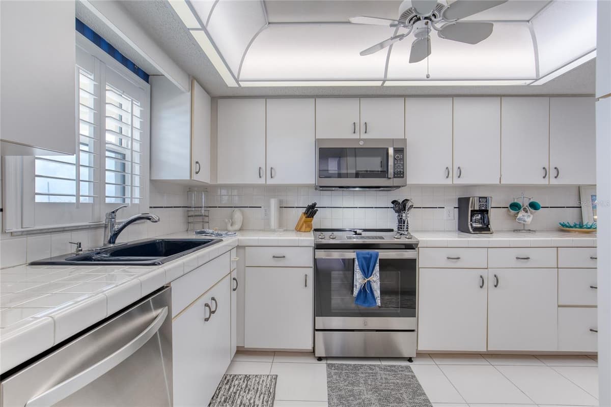 2290 OCEAN SHORE BOULEVARD — photo 12 of 56