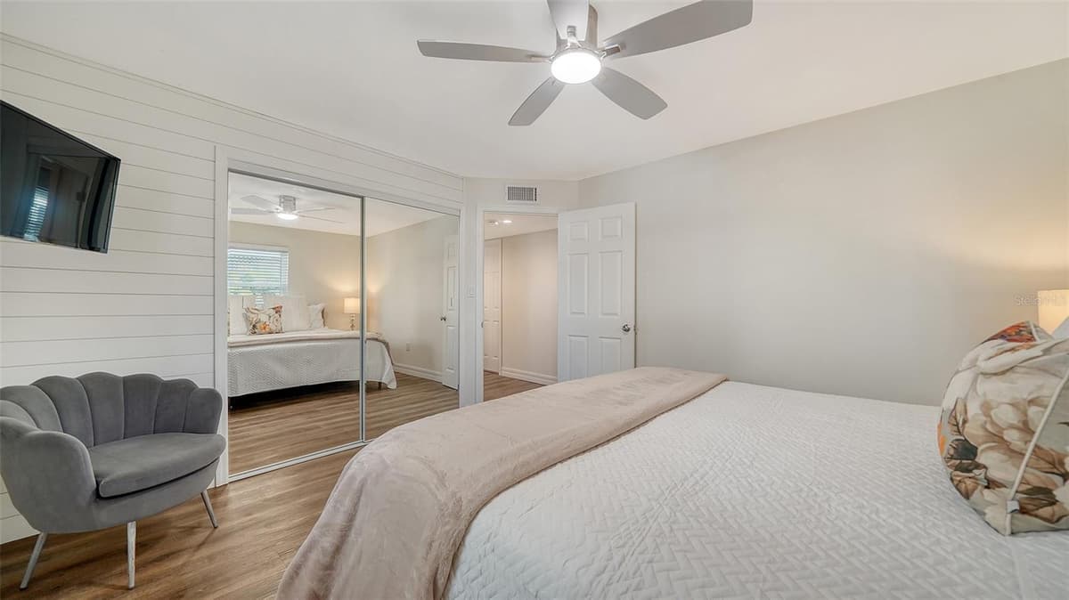 5610 AVENIDA DEL MARE — photo 11 of 13