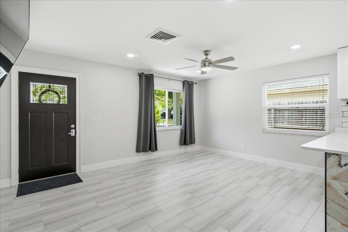 311 45TH AVENUE — photo 4 of 40