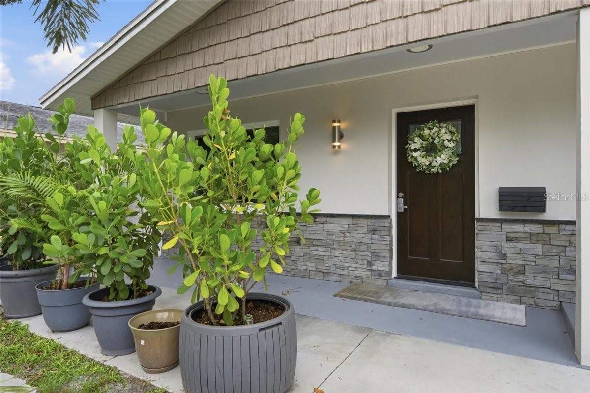 311 45TH AVENUE — photo 3 of 40
