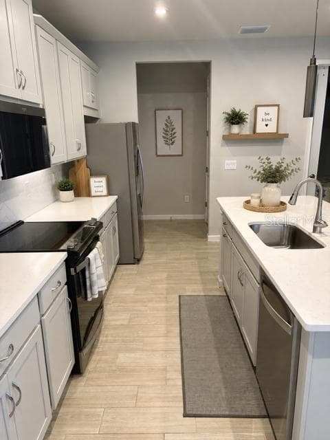 6055 TIMBERDALE AVENUE — photo 4 of 29