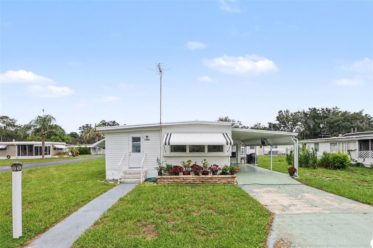37249 HAMMOND DRIVE — photo 11 of 23