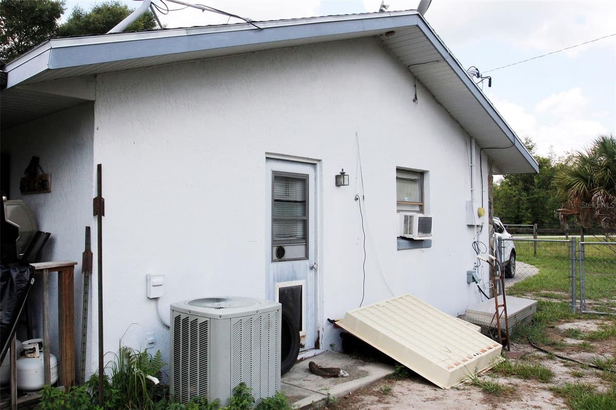 7615 LAZY TRAIL — photo 4 of 41