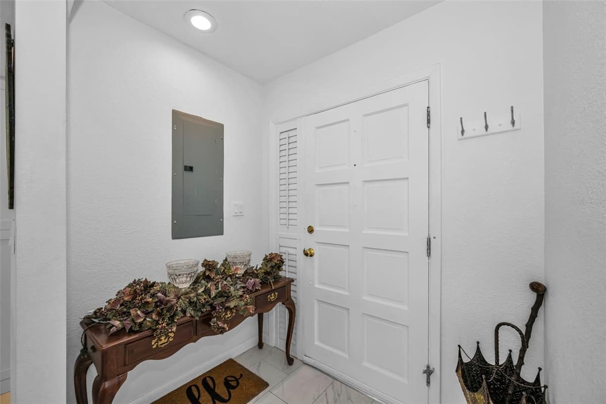 433 PAULA DRIVE — photo 9 of 70