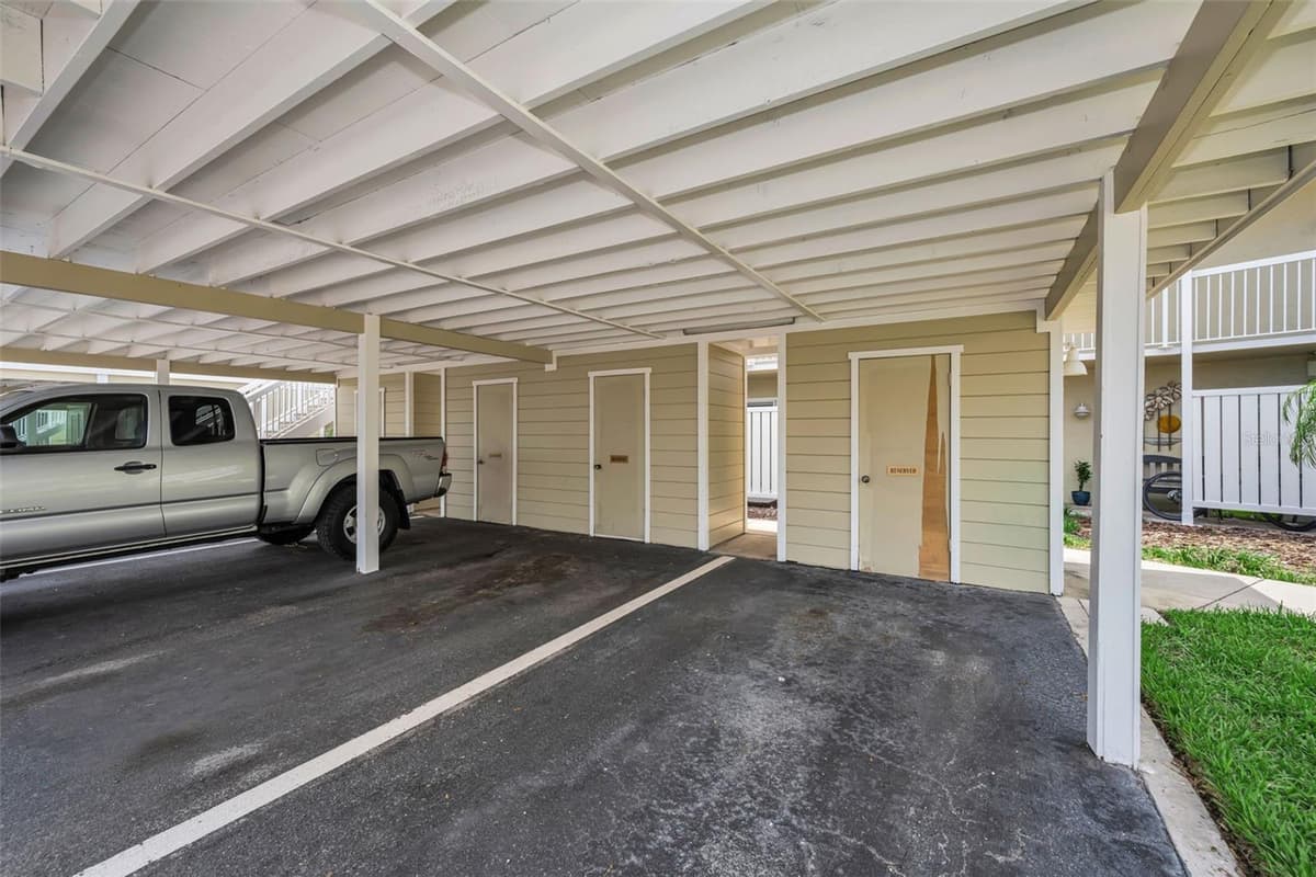 433 PAULA DRIVE — photo 4 of 70