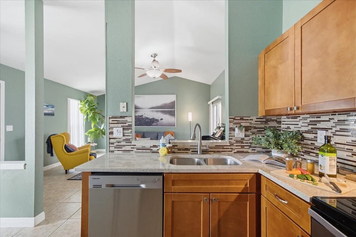 8304 RIVERBOAT DRIVE — photo 11 of 35