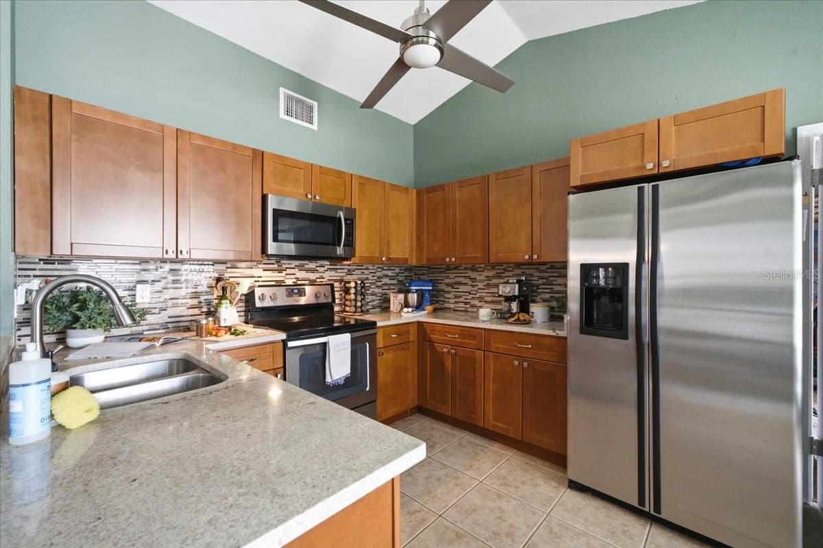 8304 RIVERBOAT DRIVE — photo 9 of 35