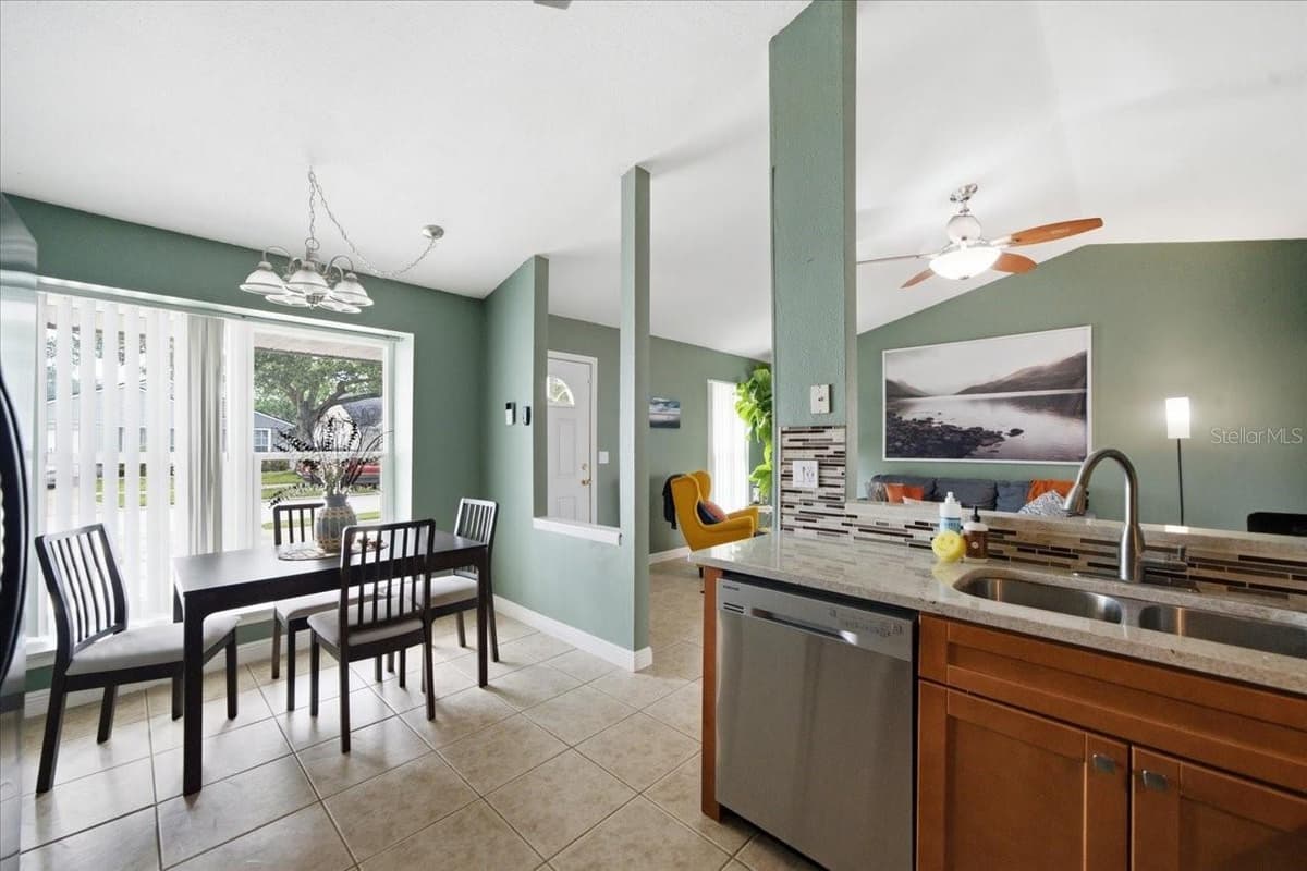 8304 RIVERBOAT DRIVE — photo 12 of 35