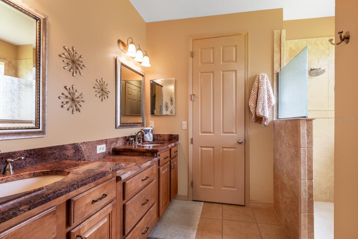 5615 CELEBRATION WAY — photo 14 of 43