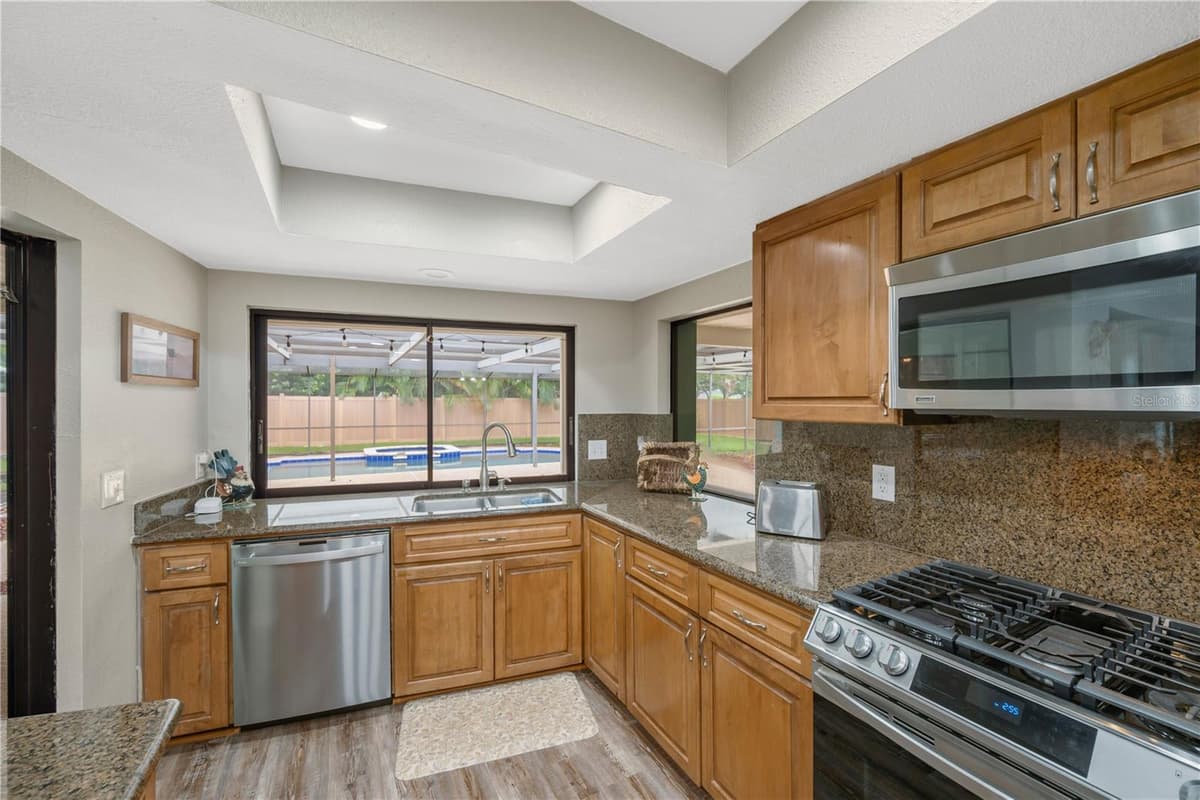 2767 WESTCHESTER DRIVE — photo 19 of 57