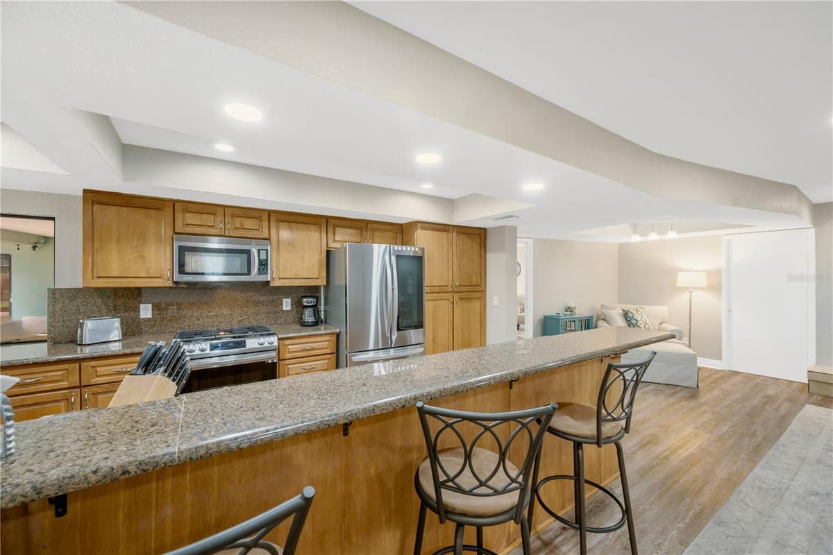 2767 WESTCHESTER DRIVE — photo 17 of 57
