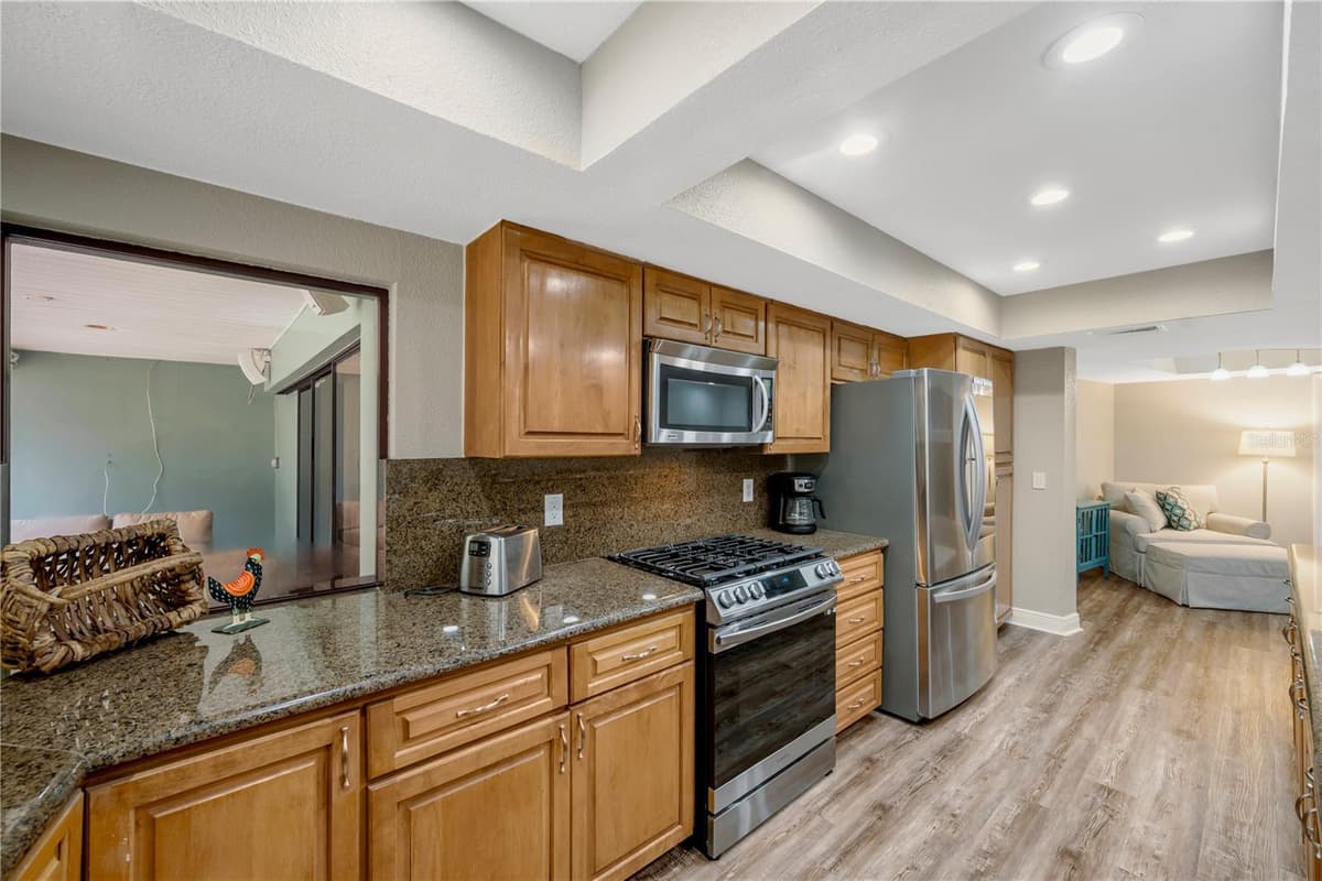 2767 WESTCHESTER DRIVE — photo 21 of 57