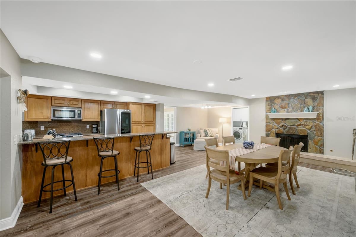 2767 WESTCHESTER DRIVE — photo 14 of 57