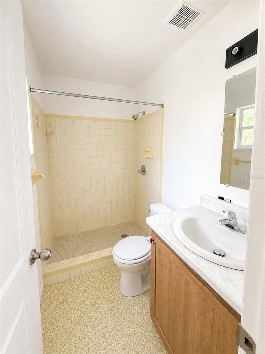 25351 7TH AVENUE — photo 4 of 5