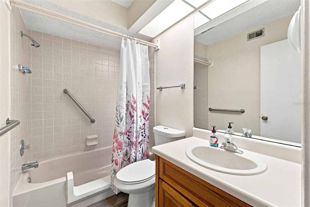 8013 PICKETTS COURT — photo 13 of 17
