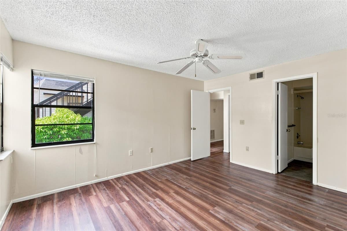 8013 PICKETTS COURT — photo 11 of 17