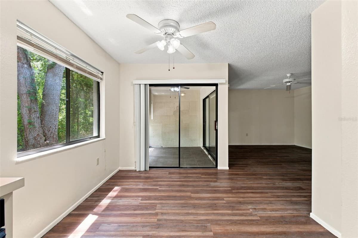 8013 PICKETTS COURT — photo 6 of 17