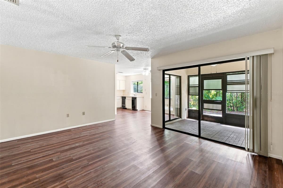 8013 PICKETTS COURT — photo 3 of 17