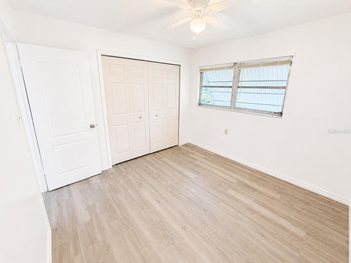 21136 HONEYSUCKLE STREET — photo 13 of 21