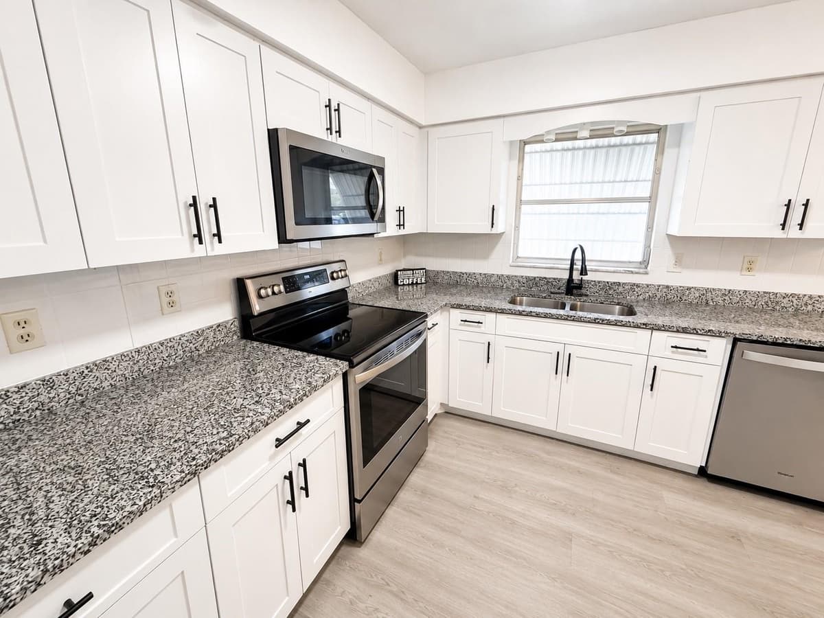 21136 HONEYSUCKLE STREET — photo 8 of 21