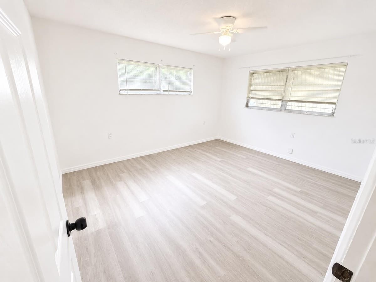 21136 HONEYSUCKLE STREET — photo 16 of 21