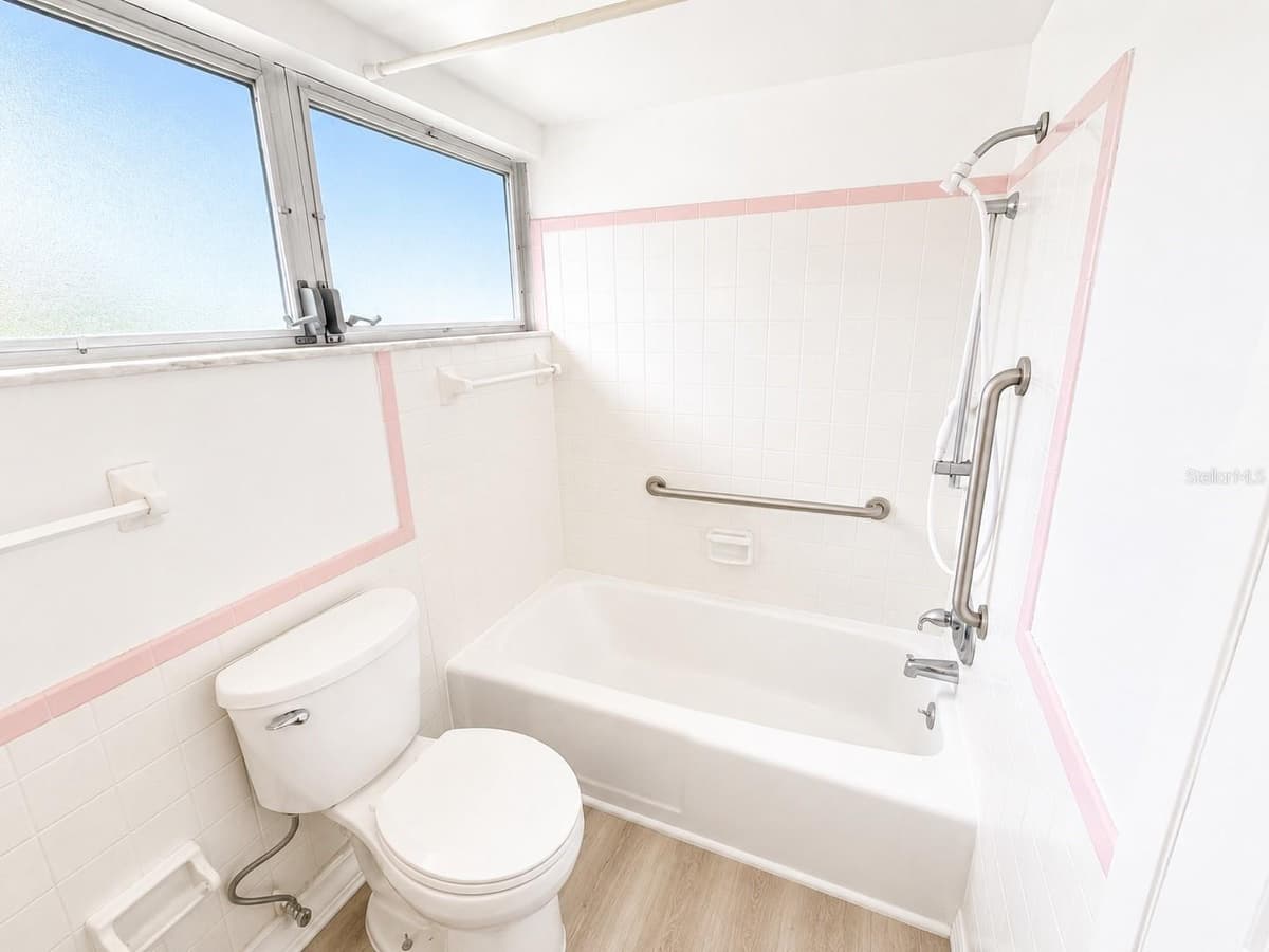 21136 HONEYSUCKLE STREET — photo 15 of 21