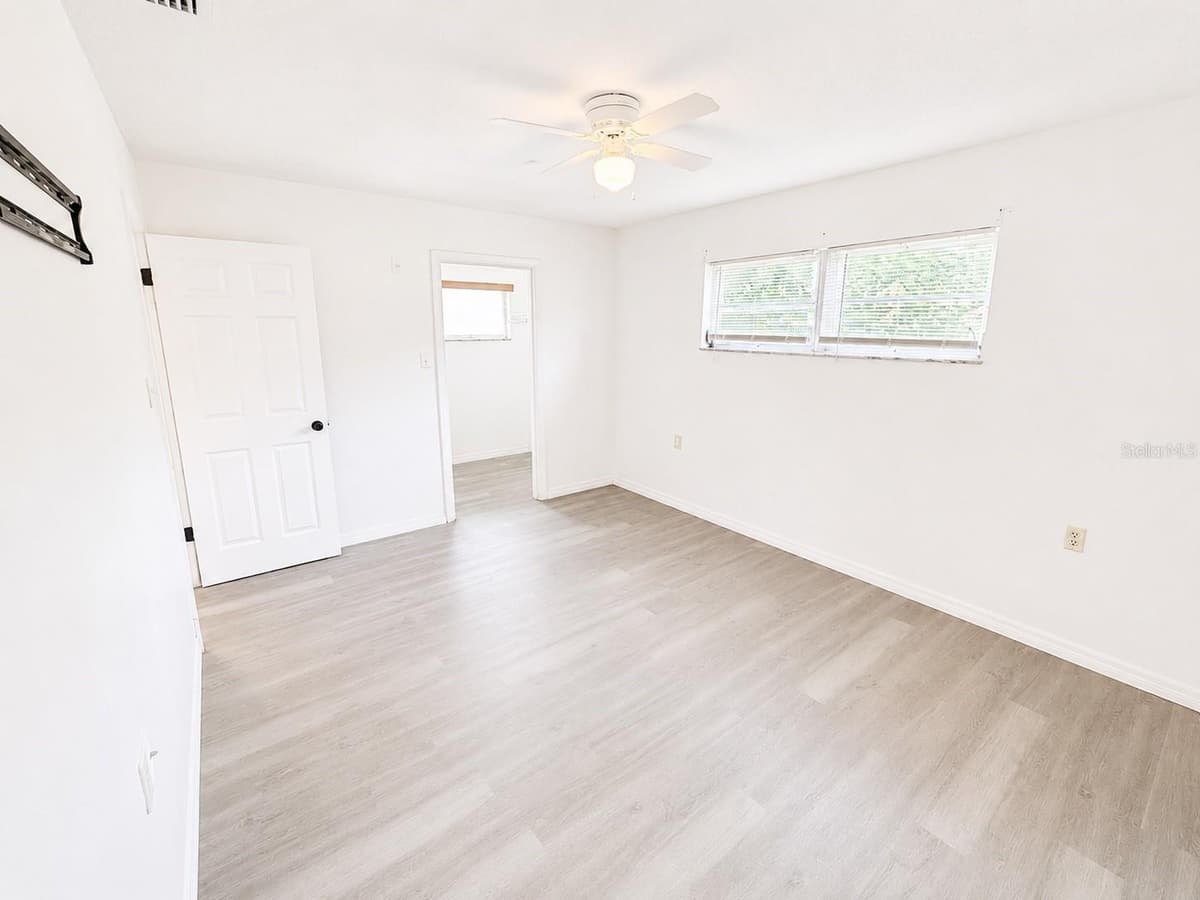 21136 HONEYSUCKLE STREET — photo 17 of 21