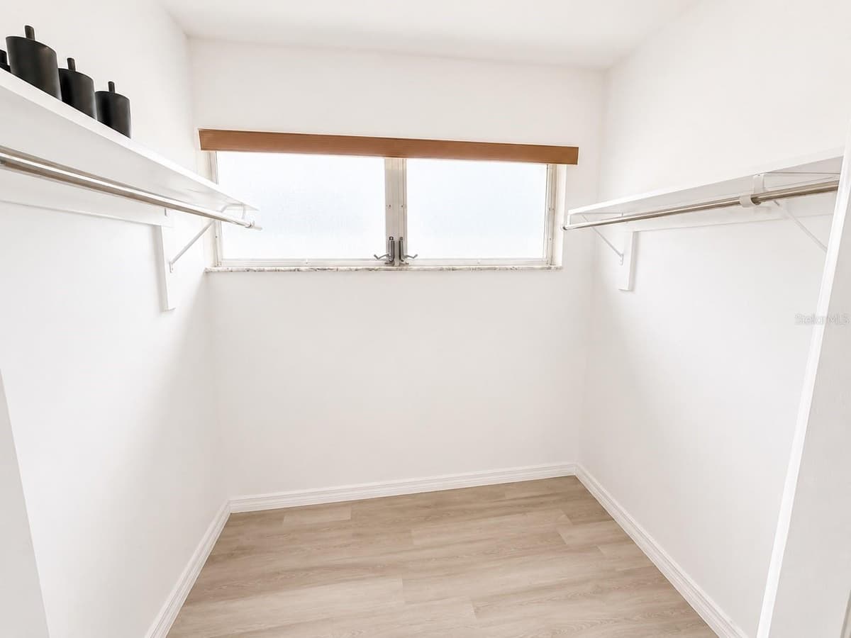 21136 HONEYSUCKLE STREET — photo 18 of 21
