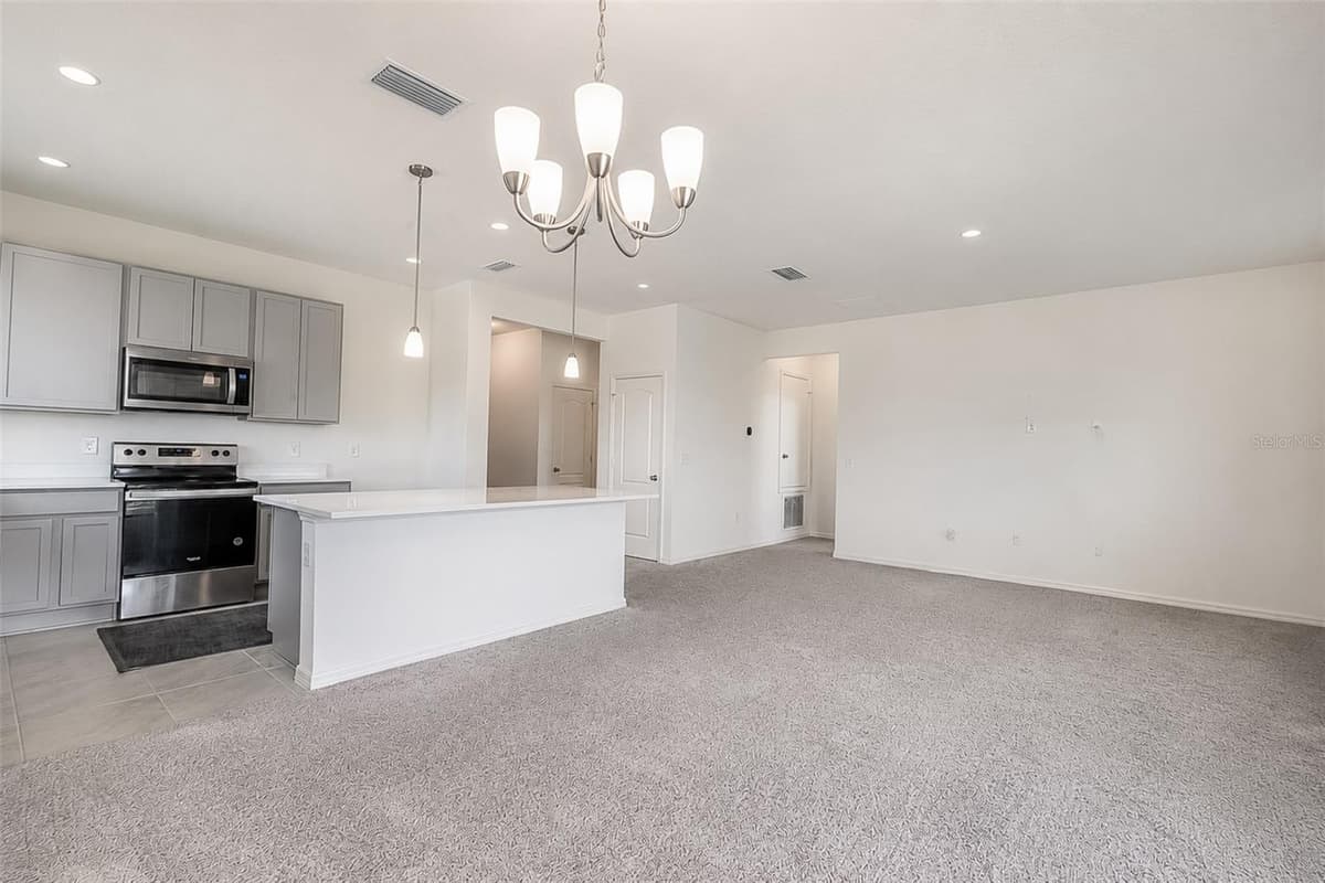 3349 PINK OLEANDER AVENUE — photo 11 of 36