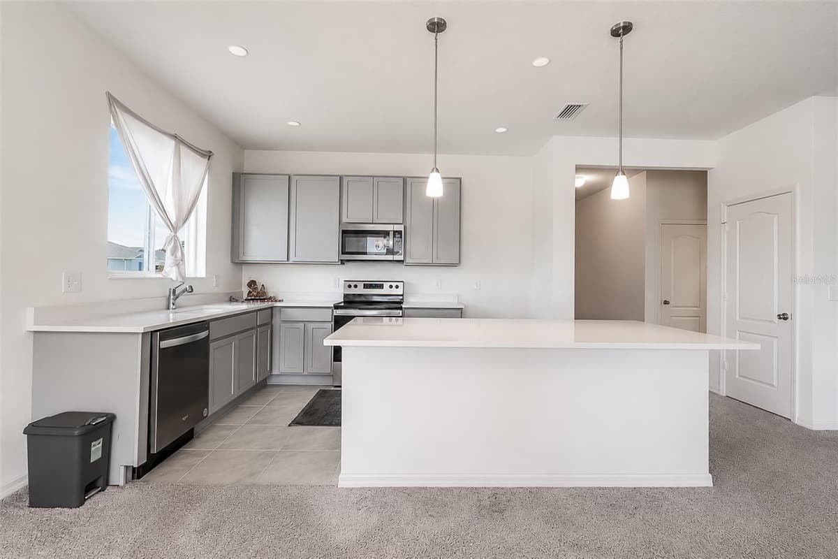 3349 PINK OLEANDER AVENUE — photo 4 of 36