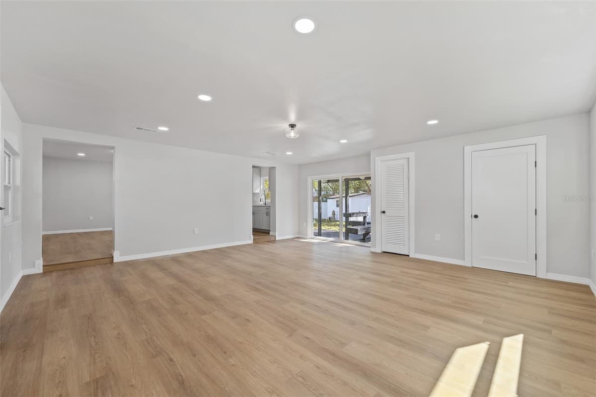 2800 ANDERSON STREET — photo 7 of 17