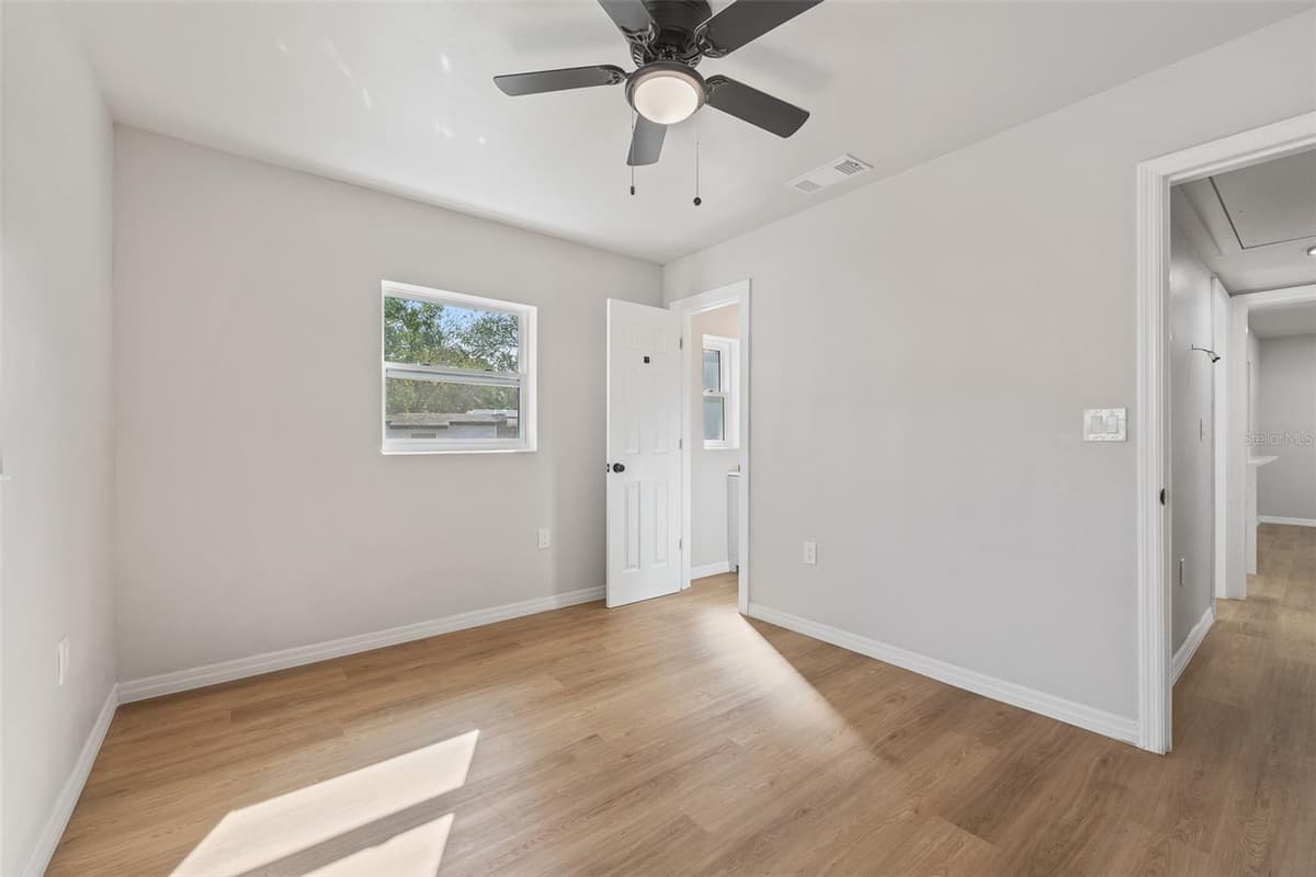 2800 ANDERSON STREET — photo 14 of 17