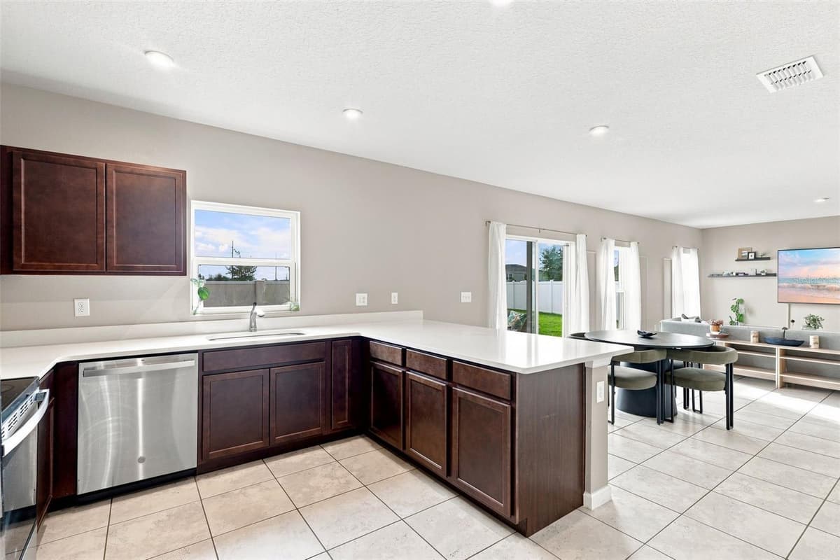 1141 LEXINGTON LANE — photo 40 of 55