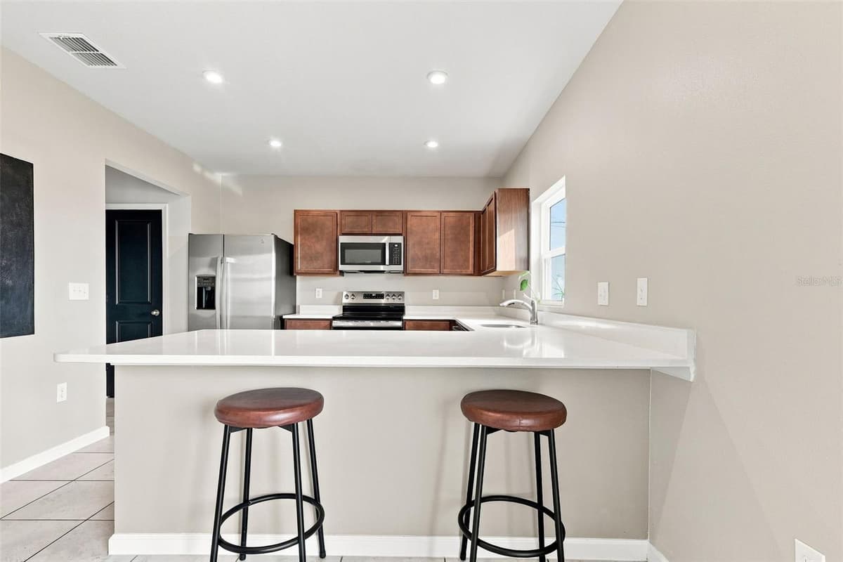 1141 LEXINGTON LANE — photo 37 of 55