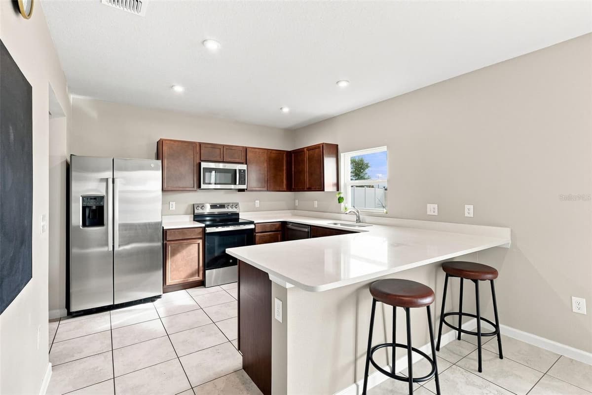 1141 LEXINGTON LANE — photo 38 of 55