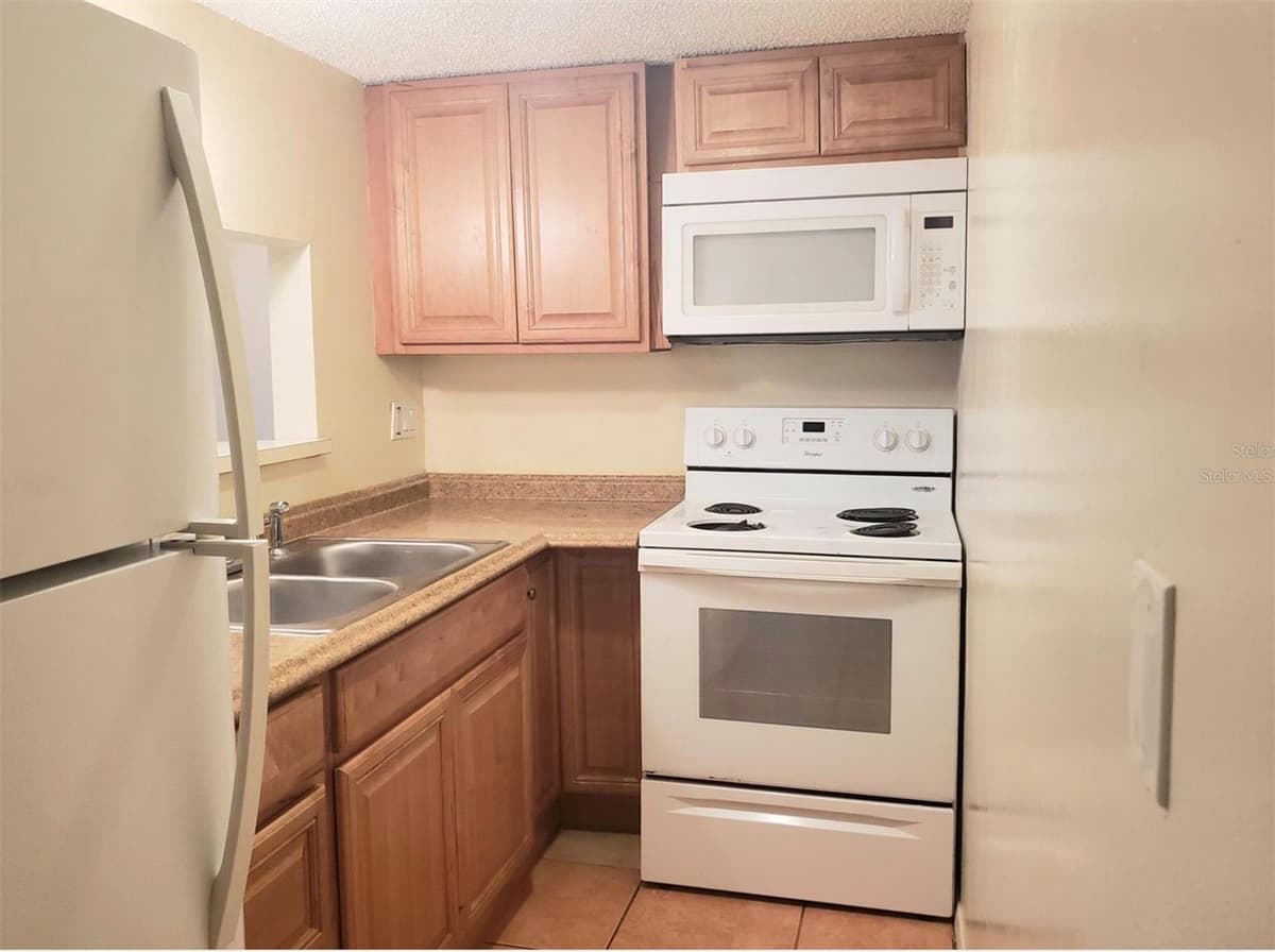 7100 WATERSIDE DRIVE — photo 4 of 13