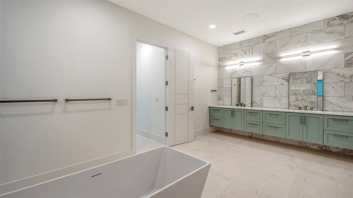 1516 RIDGEWOOD LANE — photo 36 of 91