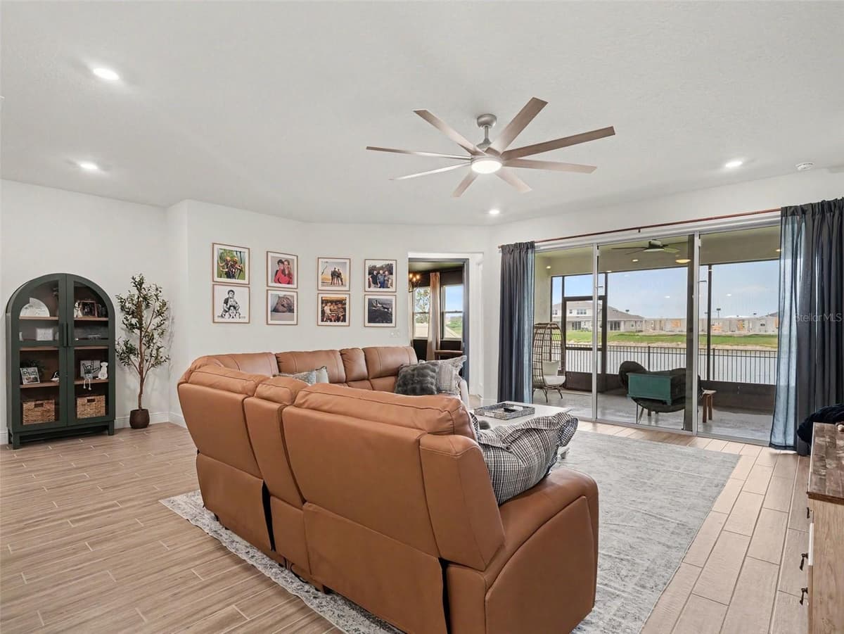 7474 SEA MANATEE STREET — photo 9 of 33