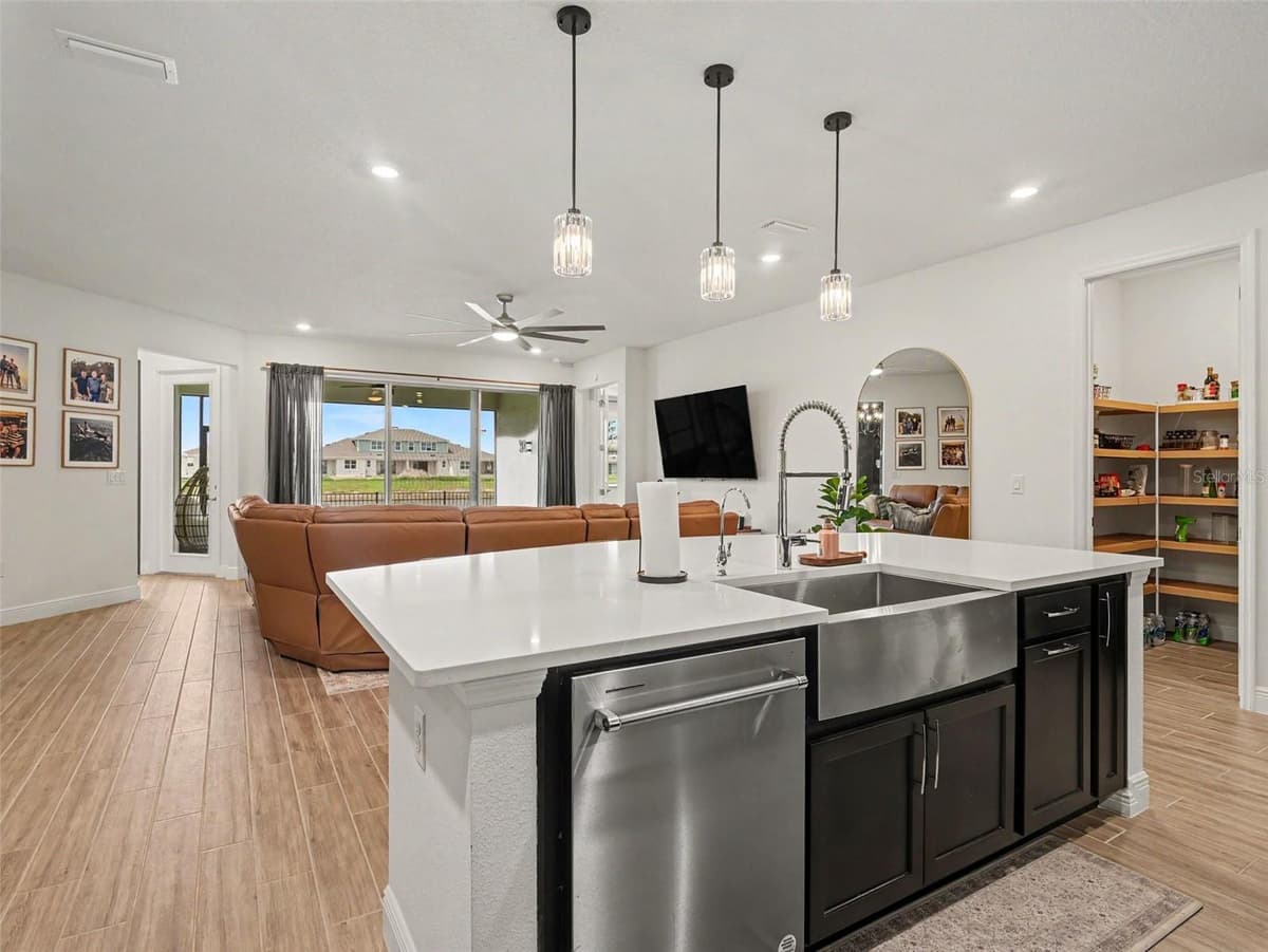 7474 SEA MANATEE STREET — photo 13 of 33