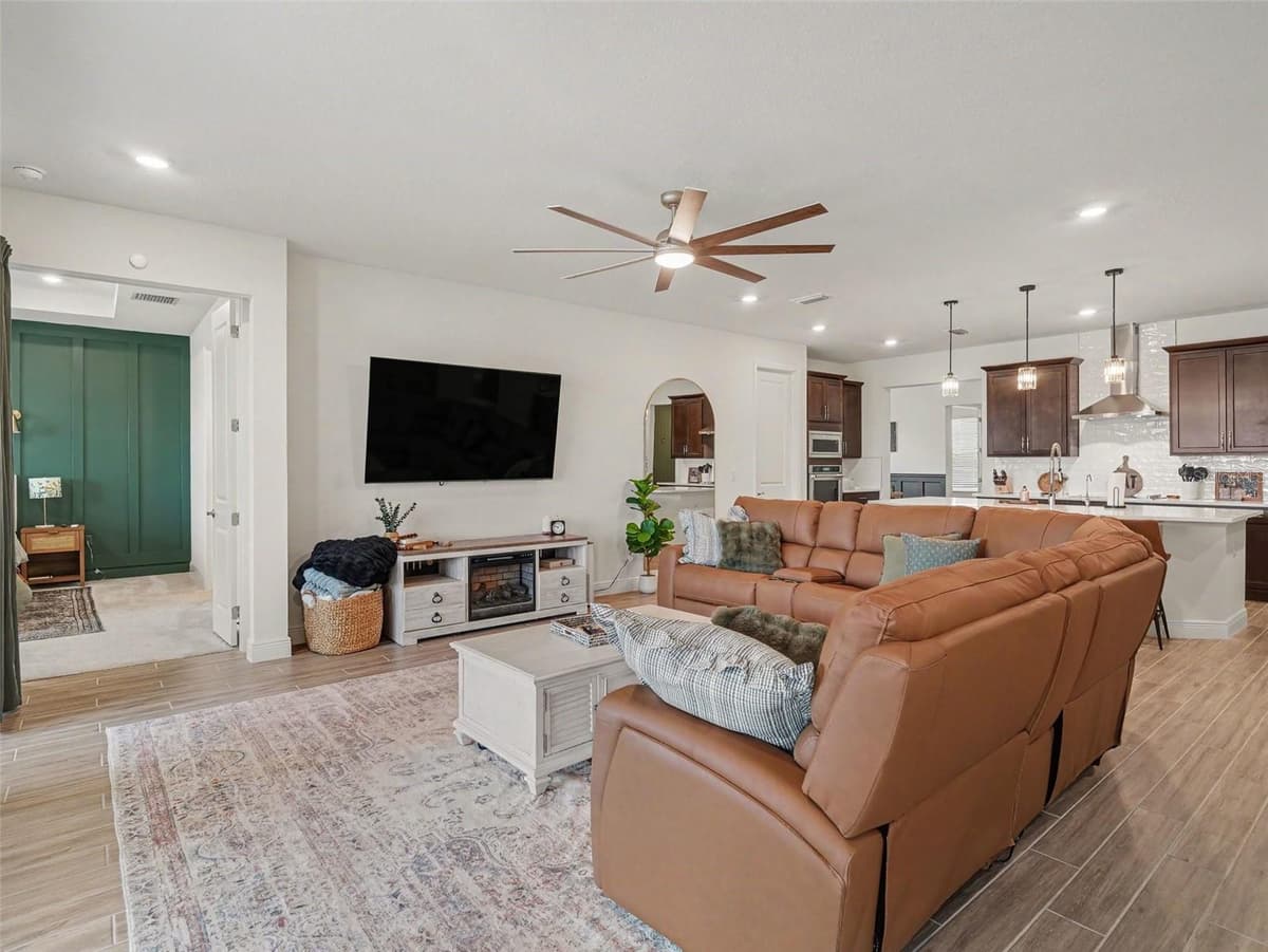 7474 SEA MANATEE STREET — photo 3 of 33