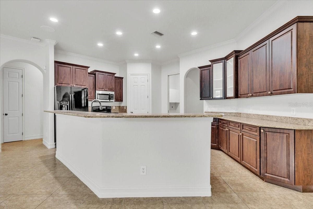 2441 STAVER STREET — photo 9 of 47
