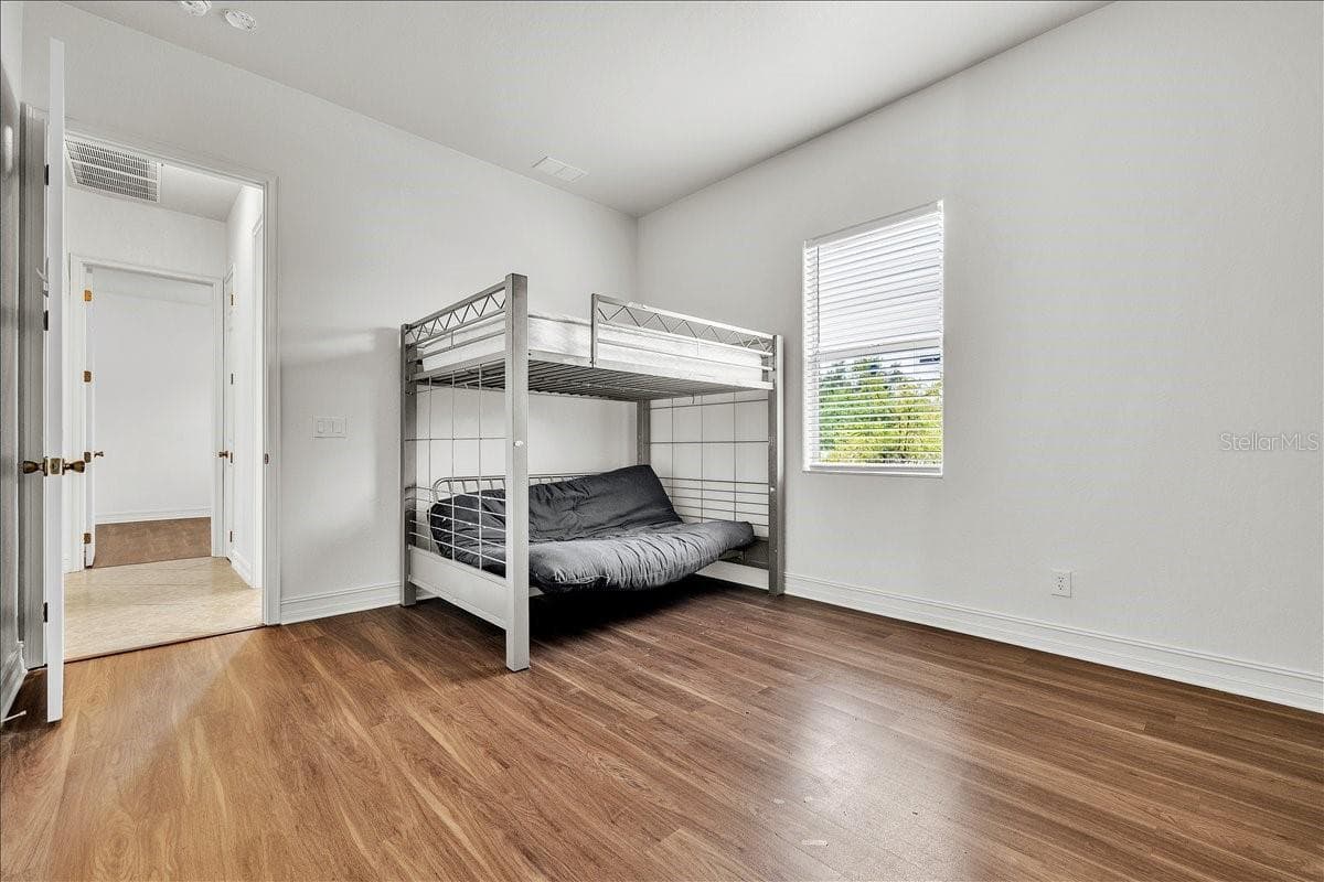 2441 STAVER STREET — photo 33 of 47