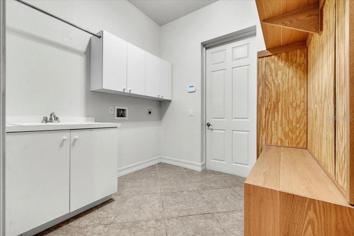 2441 STAVER STREET — photo 34 of 47
